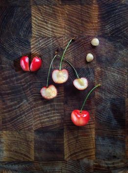 White cherries - бесплатный image #326523